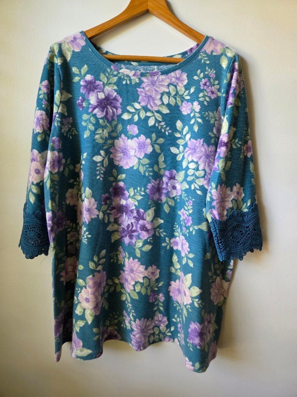EUC WOMAN WITHIN FLORAL LACED SLEEVES COTTON BLEND SIZE LARGE 18/20